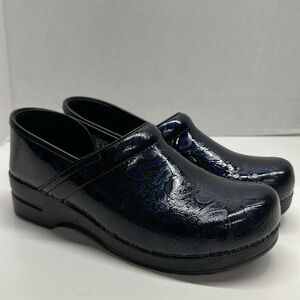 Dansko Clogs Slip On Comfort Shoes Patent Shiny Leather Floral Black Blue 42 12